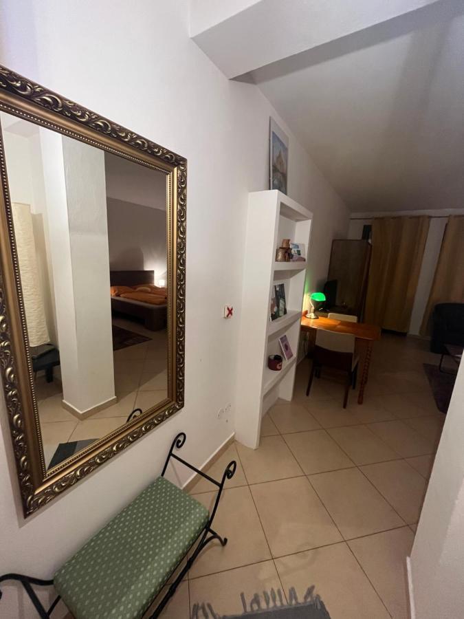 Monelly Apartman Komárno エクステリア 写真